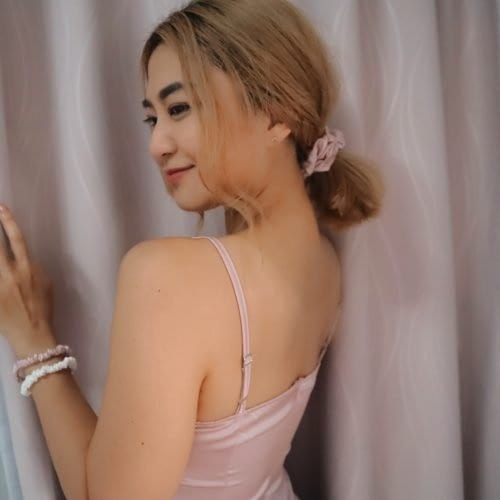 Processed with VSCO with al3 preset Pink Silk Scrunchies Ponytail June the Six